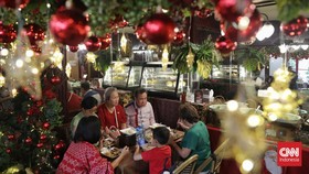 FOTO: Kemeriahan Dekorasi Natal di Restoran Jakarta