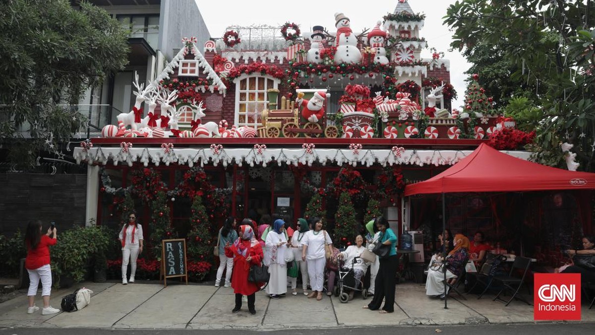 FOTO: Kemeriahan Dekorasi Natal di Restoran Jakarta