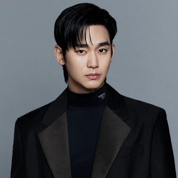 Aktor Korea Kim Soo Hyun Resmi Jadi Brand Ambassador Baru Prada, Simak Potretnya!