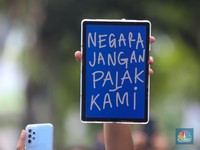 Kantong Warga RI Sekarat, Ekonom Sarankan PPN Turun Jadi 8%