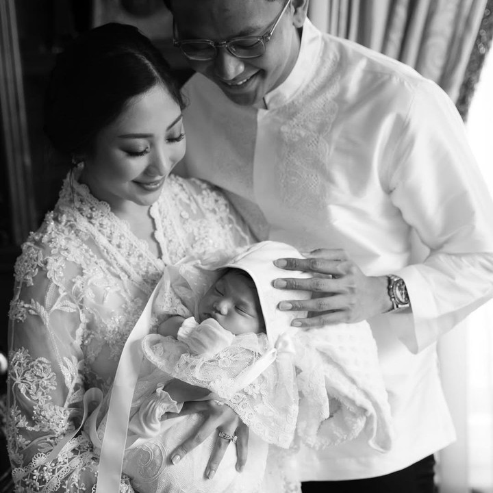 <p>Nona Willy melahirkan anak keduanya ini melalui proses persalinan pervaginam. Perempuan 26 tahun ini sempat menceritakan proses persalinannya belum lama ini. Nona ternyata sempat disarankan untuk menjalani operasi caesar karena kondisi ketuban. (Foto: Instagram @nonawilly16)</p>