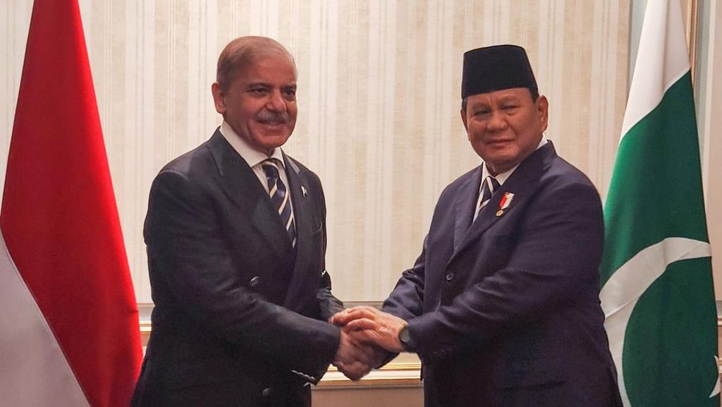 PM Pakistan Mediator Iran-AS Pernah Kirim Jet Tempur Kawal Prabowo