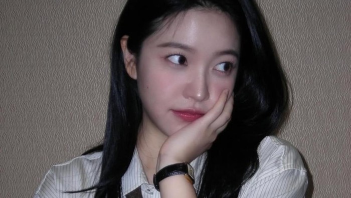 Yeri Red Velvet Bagikan Potret Terbaru 'Mode' Baek Je Na untuk Drakor 'Bitch X Rich 2'