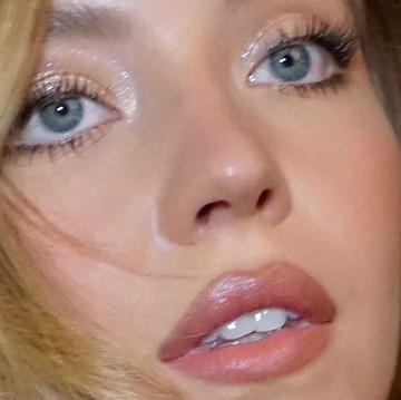 Tampil Memukau dengan Tren Fairy Dust Eyeshadow, Penutup Tren Makeup 2024?