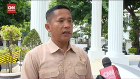 VIDEO: Paspampres Klarifikasi Video Jemaah Diusir Saat Gibran Salat