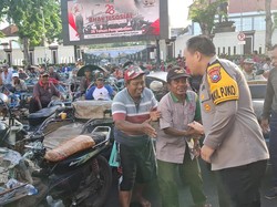 Ratusan Tukang Becak Serbu Polrestabes Surabaya, Ini Tujuannya