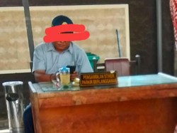 Curhat Penderita Katarak Tak Dibantu Isi Formulir di Samsat Kota Pasuruan