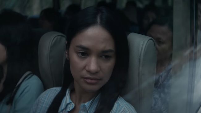Film Sorop mengisahkan perjalanan kakak-adik menghadapi teror horor mengancam nyawa akibat sebuah ritual mistik yang membuat keluarganya dikutuk.