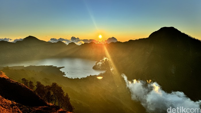 Gunung Rinjani di Lombok, NTB.