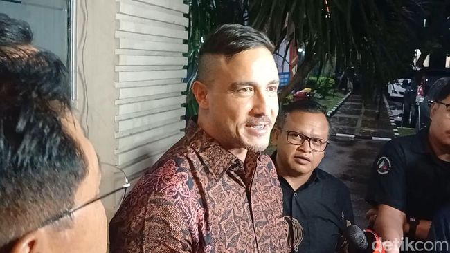 Hamish Daud Laporkan Pencemaran Nama Baik Ke Polisi, Berhubungan dengan Isu Pelecehan?