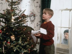 Nonton Tiap Natal, Anak Macaulay Culkin Gak Tau Ayahnya Kevin Home Alone
