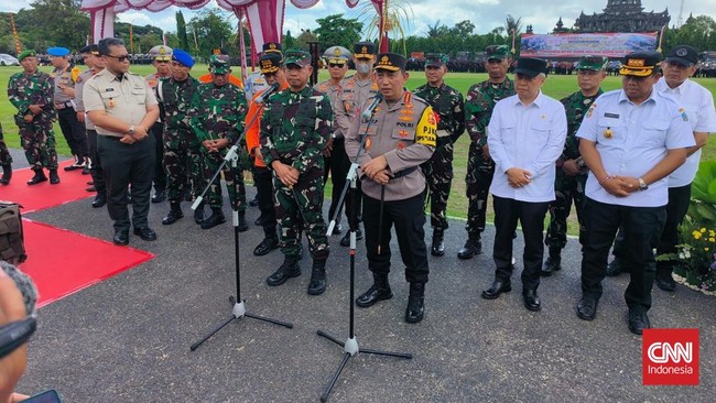 Polri, TNI, Basarnas, dan BNPB membentuk satgas unik demi menghadapi potensi musibah nan mungkin terjadi sepanjang Natal-tahun baru.