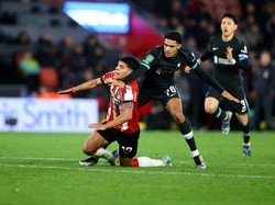 Saat Quansah Selamat dari Kartu Merah di Carabao Cup