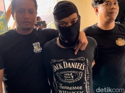Tertangkapnya Pembunuh Pria Berhelm Merah Saat Dagang Cilok di Bandung