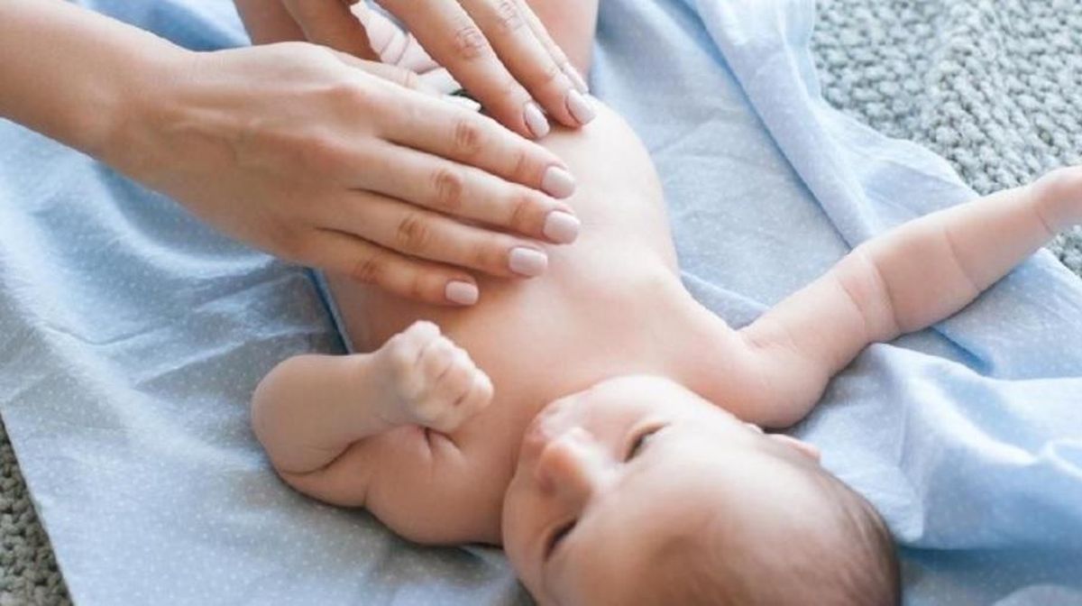 Pijat Bayi Tidak Boleh Sembarangan, Ini Penjelasan Medisnya