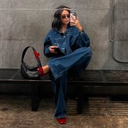 Benarkah Tren Fashion Akan Terus Berulang? Ini Sederet Fashion Items Buktinya yang 'Comeback'