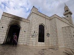 Otoritas Palestina Tuduh Pemukim Israel Bakar Masjid di Tepi Barat