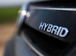 Penjualan Mobil Hybrid di Indonesia Mulai Kesalip Mobil Listrik!