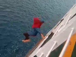 Wanita 52 Tahun Asal Jember Lompat ke Laut Selat Bali