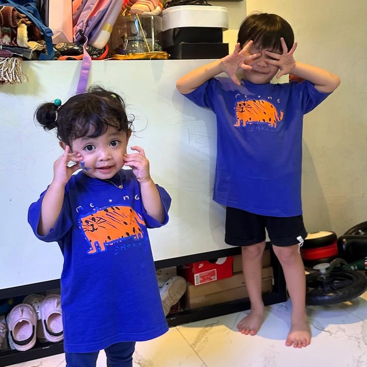 <p>Sebelumnya, Indah dan Rigen telah memiliki dua anak lucu dan menggemaskan yang selama ini mewarnai kehidupan keduanya bernama M. Gharvi Aldevaro Rakelna dan Essilie Nimpuna Rakelna. Foto: Instagram@indahningtys</p>