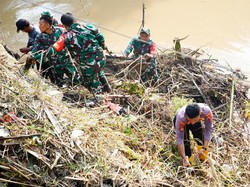 Sungai Tempuran Ponorogo Dibersihkan Cegah Banjir