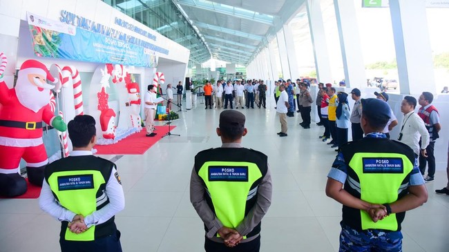 Bandara Sultan Aji Muhammad Sulaiman Sepinggan, Balikpapan, Kalimantan Timur, mengalami lonjakan penumpang selama puncak mudik Nataru mulai 21 Desember 2024.