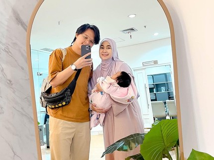 Anisa Rahma Akui Mampu Berikan Anak Ketiga Full ASI dan DBF Berkat Dukungan Suami