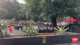 Demo Tangkap Harun Masiku Rusuh, Gedung KPK Dipenuhi Vandalisme