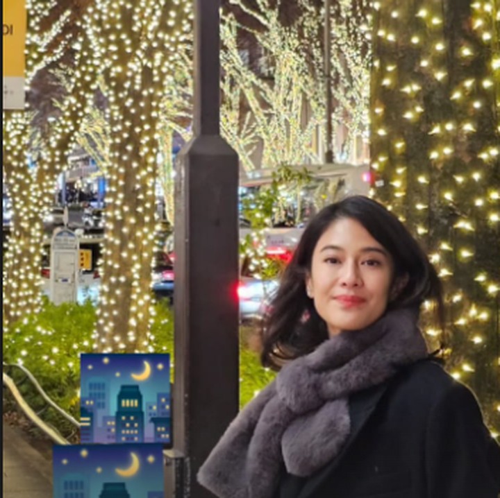 <p>Selama di Jepang, gaya berpakaian Dian selalu menarik perhatian netizen. Ia kerap memakai outfit yang membuatnya semakin cantik dan memesona. (Foto: Instagram: @therealdisastr)</p>