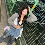 Get The Look: Inspirasi Gaya Dress dan Denim Jeans ala Dita SECRET NUMBER