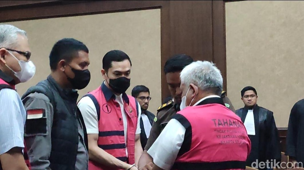 Harvey Moeis di sidang pembacaan amar putusan&comma; 23 Desember 2024&period; &lpar;Wilda Hayatun Nufus&sol;detikcom&rpar;