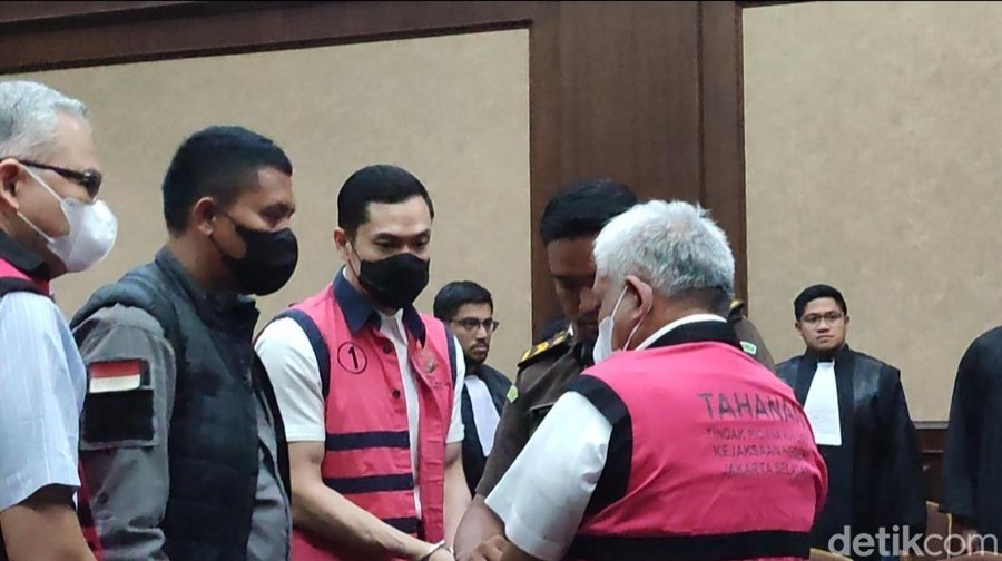 Harvey Moeis di sidang pembacaan amar putusan, 23 Desember 2024. (Wilda Hayatun Nufus/detikcom) Harvey Moeis di sidang pembacaan amar putusan, 23 Desember 2024. (Wilda Hayatun Nufus/detikcom)