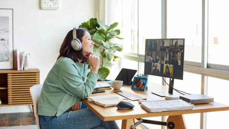 Ilustrasi kerja remote atau jarak jauh