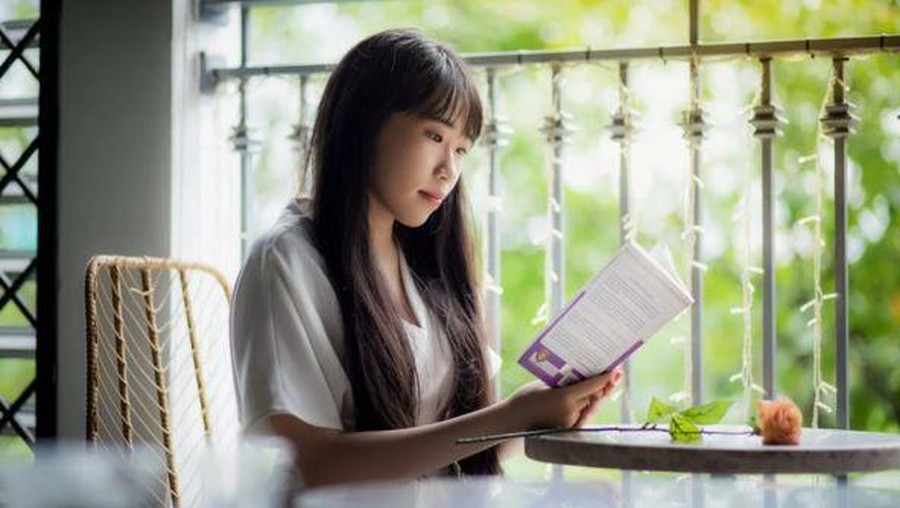 Ilustrasi membaca buku /Foto: Pexels/Nam Phong Bùi