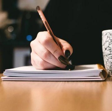 Tes Kepribadian: Cara Kamu Pegang Pulpen Ungkap Kepribadianmu