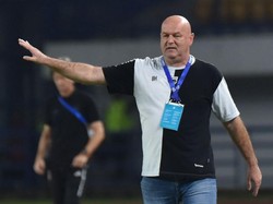 Bojan Hodak Soroti Kepemimpinan Wasit di Laga PSBS Biak Vs Persib