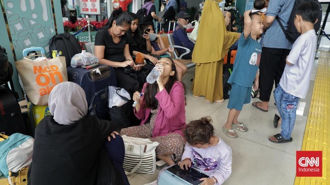Pemerintah mengantisipasi lonjakan arus mudik libur Natal dan Tahun Baru 2025 (Nataru) pada Selasa (24/12) esok hari.