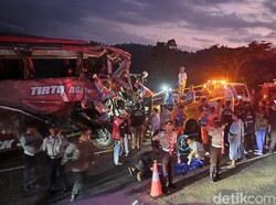Agar Tak Ada Lagi Truk Pencabut Nyawa di Jalan Raya