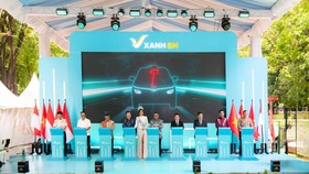 Perdana, Xanh SM Luncurkan Layanan Taksi Listrik di Indonesia