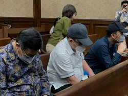 Jelang Diadili, 3 Hakim Pemvonis Bebas Ronald Tannur Kompak Bermasker