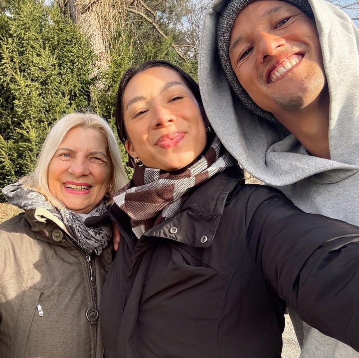 <p>Influencer yang juga Bunda empat anak, Jennifer Bachdim, lahir dari ibunda Jerman bernama Uschi Kurniawan. Istri pemain bola Irfan Bachdim ini memiliki wajah blasteran yang diwariskan dari sang Bunda dan ayahnya yang asli Indonesia. Baru-baru ini, Jennifer membagikan potretnya bersama sang Bunda saat berlibur di Jerman. (Foto: Instagram @jenniferbachdim)</p>