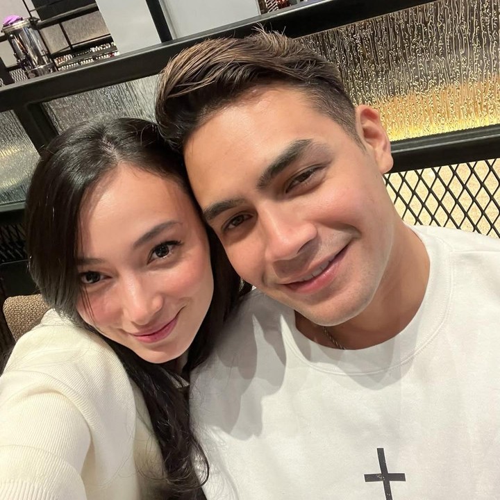 <p>Asmirandah dan Jonas Rivanno telah mengarungi bahtera rumah tangga lebih dari satu dekade. Keduanya baru saja merayakan ulang tahun pernikahan yang ke-11, Bunda. (Foto: Instagram@asmirandah89)</p>