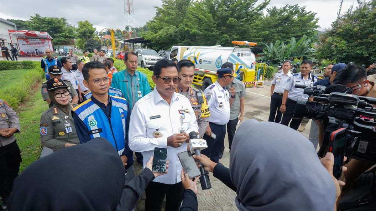Pj Gubernur Jateng Cek Arus Mudik Nataru, Lalu Lintas Terpantau Lancar