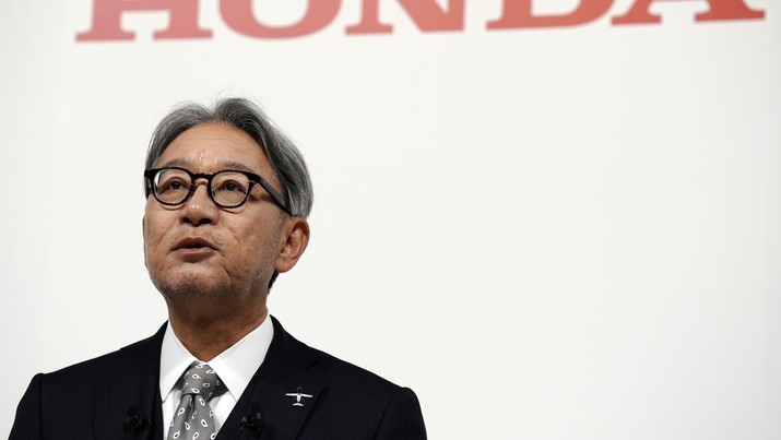 CEO Honda Toshihiro Mibe. (AP Photo/Eugene Hoshiko)