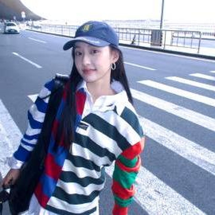 <p>Hu Lianxin merupakan artis China kelahiran tahun 2000 yang paras cantiknya telah menarik perhatian sejak ia kecil. Bahkan, Hu Lianxin pernah memenangkan medali perunggu dalam Kompetisi Model Anak Super Shanghai saat masih TK. (Foto: Weibo @Hu Lianxin'er)</p>
