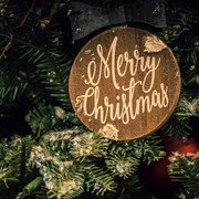 10 Ide Ucapan Selamat Natal dan Tahun Baru untuk Bestie Kamu