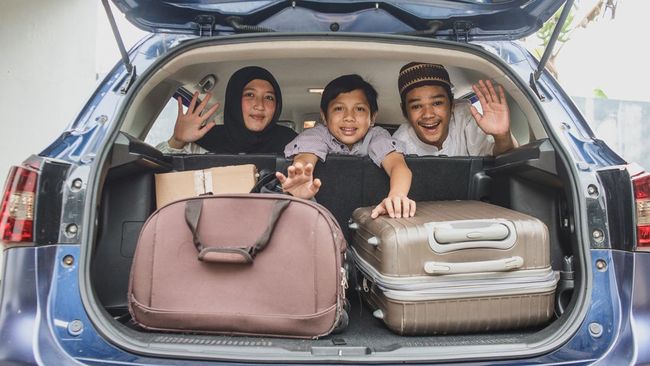 Jangan lupa sediakan asupan camilan selama perjalanan mudik Anda. Ada beberapa camilan sehat yang baik dibawa dalam perjalanan.