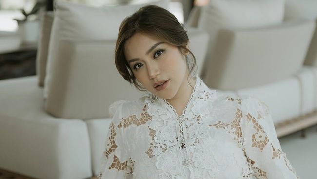 Terpopuler: Jessica Iskandar Kenang Sosok Ayah Vs Istri ke-10 Pak Tarno