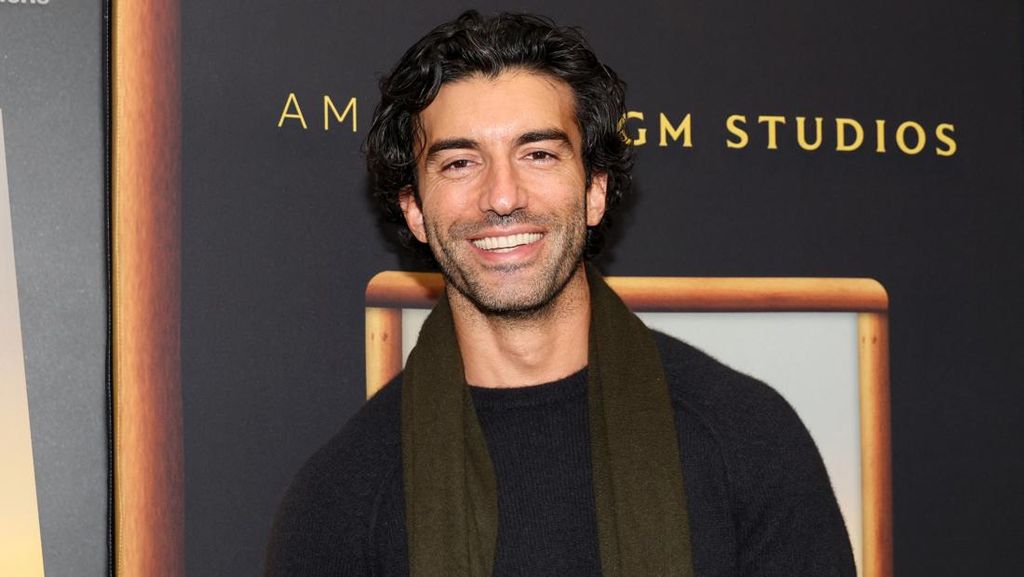 Justin Baldoni Girang Tak Lagi Ribut dengan Blake Lively