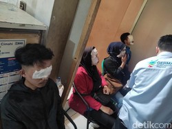 Video: Pertolongan Pertama Jika Terpapar NaOH